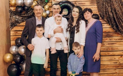 Семья Гранько поделилась лайфхаками, как лакомиться клубникой уже в мае