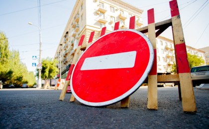 Кому придется добираться домой в объезд? Узнали, где в Кобринском районе перекрыли дороги на ремонт 