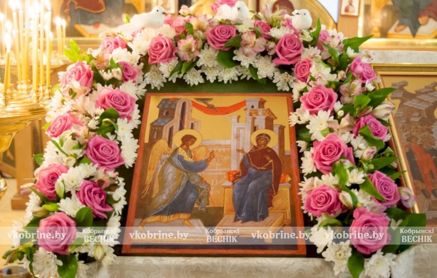 Православные верующие сегодня отмечают один из великих праздников - Благовещение Пресвятой Богородицы