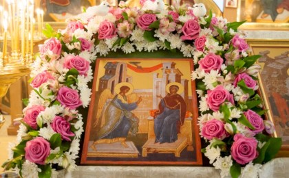 Православные верующие сегодня отмечают один из великих праздников - Благовещение Пресвятой Богородицы