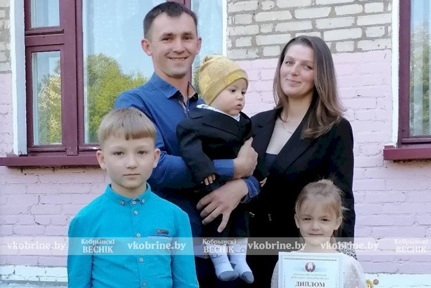 Певец Дмитрий Свиридюк из Стригово исполняет песни Барыкина, Михайлова, Евдокимова…и не только