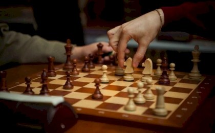 Молодые гроссмейстеры Кобринщины выясняли, кто лучше в быстрых шахматах 