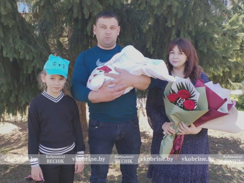 Иван и Марина Михнюк в деревенской жизни видят неоспоримые преимущества: свежий воздух и близость к природе