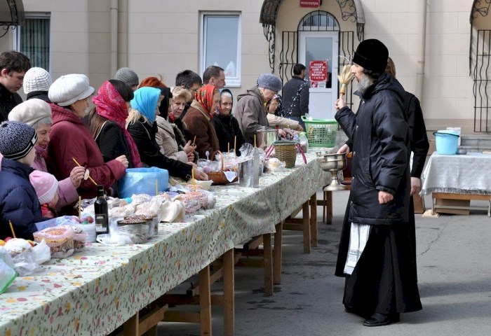 Пасхальные обряды и традиции - крестный ход, игра в битки и волочебники