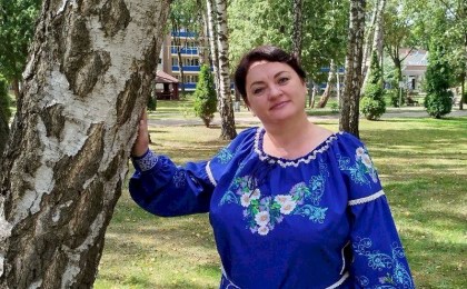 Кобринчанка Валентина Асаенок выпустила музыкальный клип к 80-летию Победы