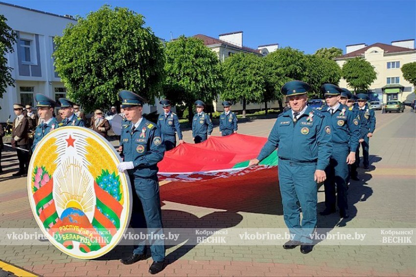 В Кобрине празднуют День Государственного флага, Государственного герба и Государственного гимна Республики Беларусь
