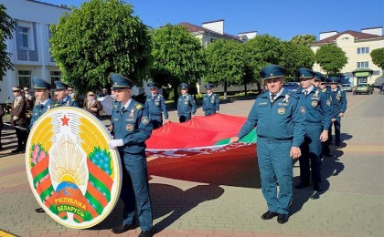 В Кобрине празднуют День Государственного флага, Государственного герба и Государственного гимна Республики Беларусь