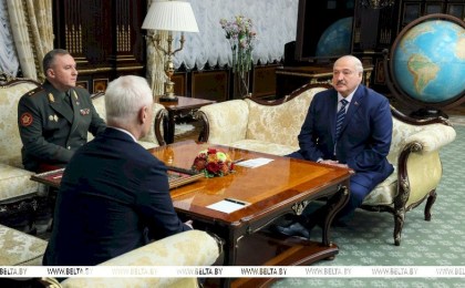 Стратегическое партнерство с Вьетнамом, новый стандарт в Африке и военные задачи с Россией. Итоги недели Президента
