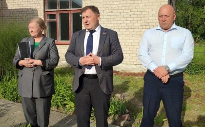 Ремонт улично-дорожной сети, работа объектов торговли - эти и другие вопросы обсудили на сходе граждан в д. Глинянки Тевельского сельсовета