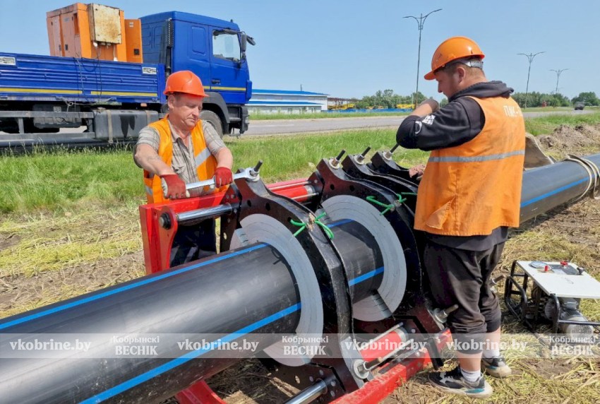 В Кобрине начались работы по замене основного водовода. Повлияет ли это на качество воды?