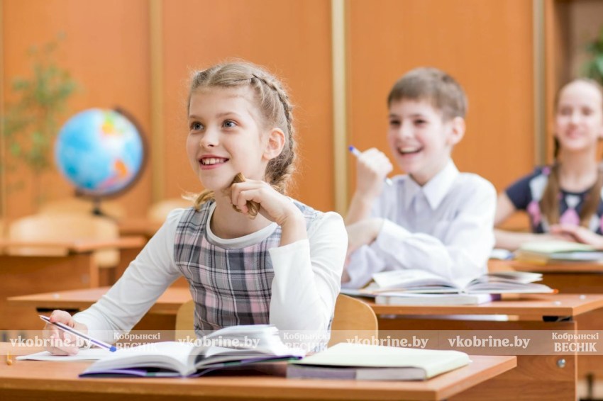 С 1 сентября в школах можно будет проводить платные уроки. На каких условиях?