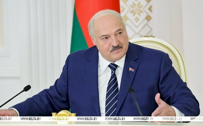 Политический штаб, остросюжетный разбор на «Беларусьфильме», дроны и молочные берега. Итоги недели Президента