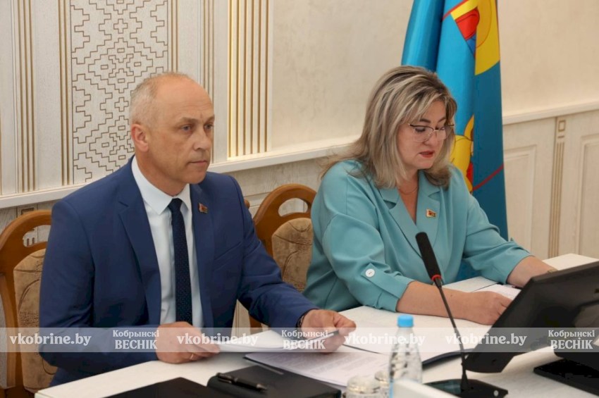 Порядок начинается с ответственности - в райисполкоме прошло заседание сессии Кобринского районного Совета депутатов
