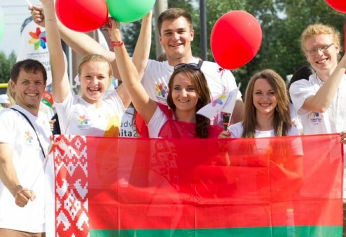Поздравление руководства Кобринского района с Днем молодежи