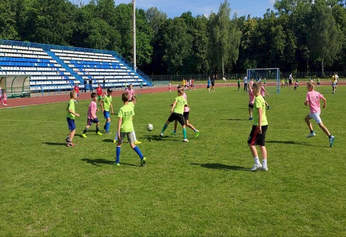 Фестиваль «Папа, мама, я – футбольная семья» прошел на кобринском стадионе «Юность»