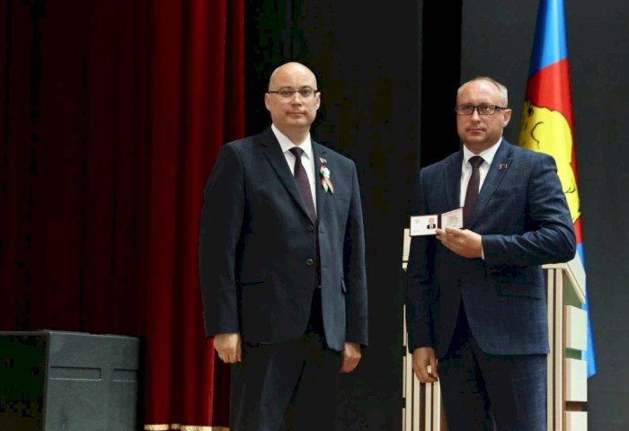 На выездном заседании облисполкома в Кобрине представили помощника Президента и заместителя губернатора по социальной сфере