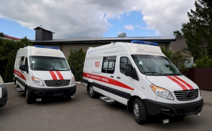 Кобринская ЦРБ получила в подарок  два автомобиля скорой помощи