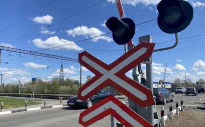 Красный свет на переезде – требование для всех? Отвечает участковый инспектор ООПП Кобринского РОВД Роман Утрата