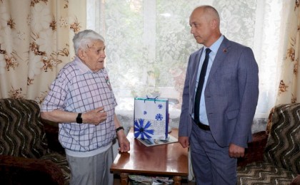 Руководство района в преддверии Дня города Кобрина встретилось с ветераном Нинелем Гасюком