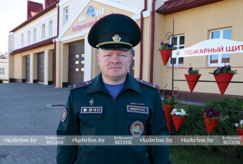 «С огнем в сердце и готовностью помогать» - начальник Кобринского РОЧС Олег Ващук рассказал, почему служба в МЧС опасная, но интересная
