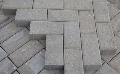 Кто должен отвечать за качество укладки тротуарной плитки - рассказал специалист Брестского зонального отдела Инспекции Департамента контроля и надзора за строительством