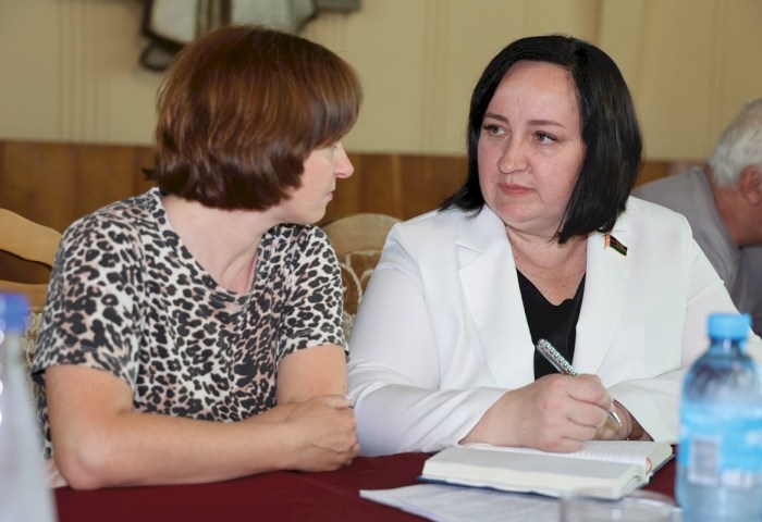 «Суверенитет - это честный труд каждого гражданина» - будни парламентария Полины Василюк в округе