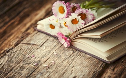 Книга о прекрасном и жестоком детстве, и о том, что чудеса действительно случаются - читайте вместе с нами в книге Анны Чиж-Литаш “Дары Бога”