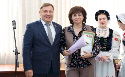 Торжественное мероприятие, посвященное Дню строителя, проходит в филиале «Стройтрест № 33 »ОАО «Стройтрест N 8»