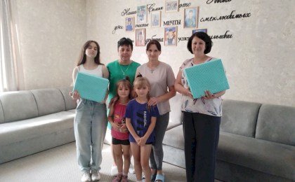 Республиканская акция «Соберем детей в школу» стартовала на Кобринщине - работники ИМНС посетили ребят детского дома семейного типа
