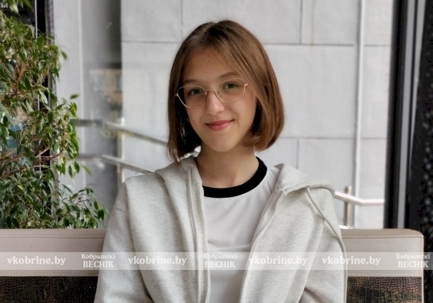 Мечтает стать журналистом - Дарья Штык активно участвует в школьной жизни и собирает свою маленькую библиотеку