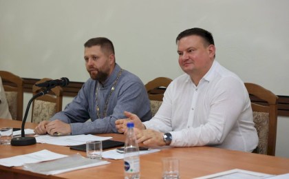Остаться трезвым и вернуться к нормальной жизни - круглый стол по оказанию помощи лицам с алкогольной зависимостью прошел в Кобрине