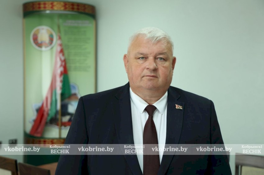 С какими результатами аграрии Кобринщины завершили уборочную страду - рассказал Андрей Лукиянчик