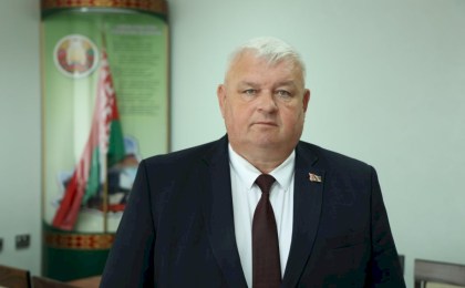 С какими результатами аграрии Кобринщины завершили уборочную страду - рассказал Андрей Лукиянчик