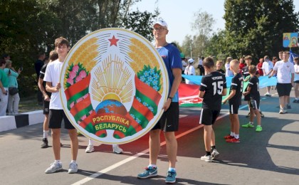 Праздничное шествие коллективов сельскохозяйственных организаций района оставило яркие впечатления. ФОТОРЕПОРТАЖ