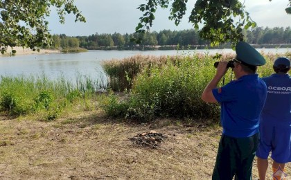 Помни правила поведения на воде - работники Кобринского РОЧС и ОСВОД провели рейды на водоемах района