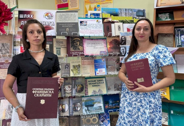 Свята слова, свята кнігі - у чытальнай зале Кобрынскай бібліятэкі створана экспазіцыя да Дня беларускага пісьменства