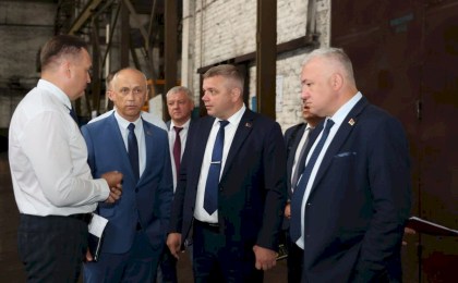 В Кобрине реализуется очередной инвестпроект: министр промышленности Андрей Кузнецов посетил ОАО «КИЗ-СИТОМО»