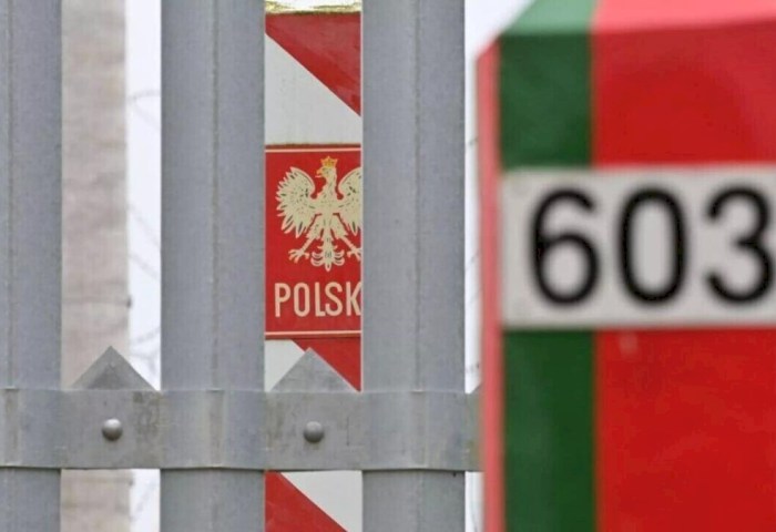 За 12 часов до закрытия польских пунктов пропуска в очереди находится около 2000 авто