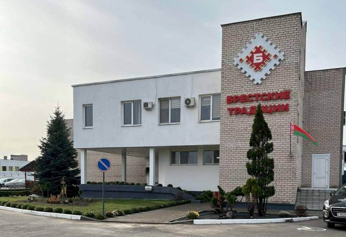 Выставку ко Дню народного единства посетило более тысячи работников ПУП «Брестские традиции»