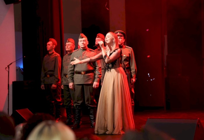 Праздник мудрости и преемственности поколений - в Кобринском Дворце культуры прошло торжественное мероприятие ко Дню народного единства