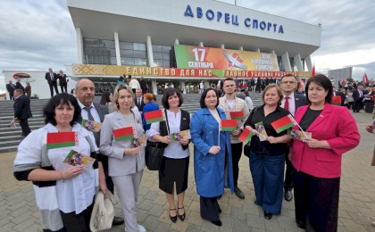 Делегация Кобринского района на праздничном концерте ко Дню единства в Минске. ФОТОРЕПОРТАЖ