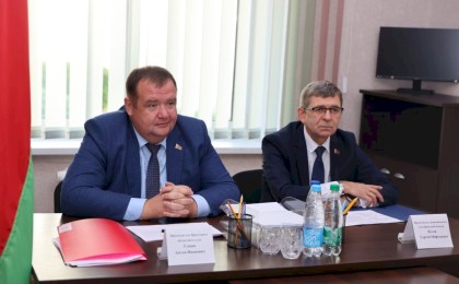 Закон на вашей стороне - выездной совместный прием в Кобрине провели 18 сентября руководители двух областных судов