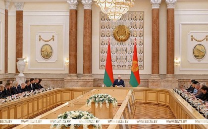 Народное единство, жемчужина православия, доклад по таможне и интервью «Разведчику». Итоги недели Президента