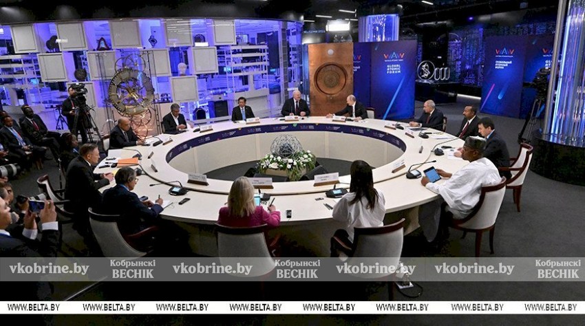 Мирный атом, переговоры в Кремле, инспекция на востоке и момент для Украины. Итоги недели Президента