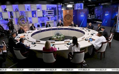 Мирный атом, переговоры в Кремле, инспекция на востоке и момент для Украины. Итоги недели Президента