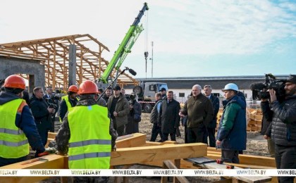 «Генералы» в экономиках, закрытые встречи, «золотые яйца» и образец для Полесья. Итоги недели Президента