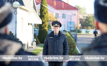 В Кобрине задержали хулигана с пистолетом - герои отмечены перед строем