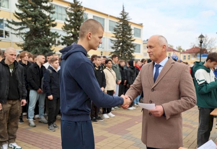 Почти 2 000 000 просмотров в социальных сетях набрали видео с вручением повесток в Кобрине - посмотрите как это было