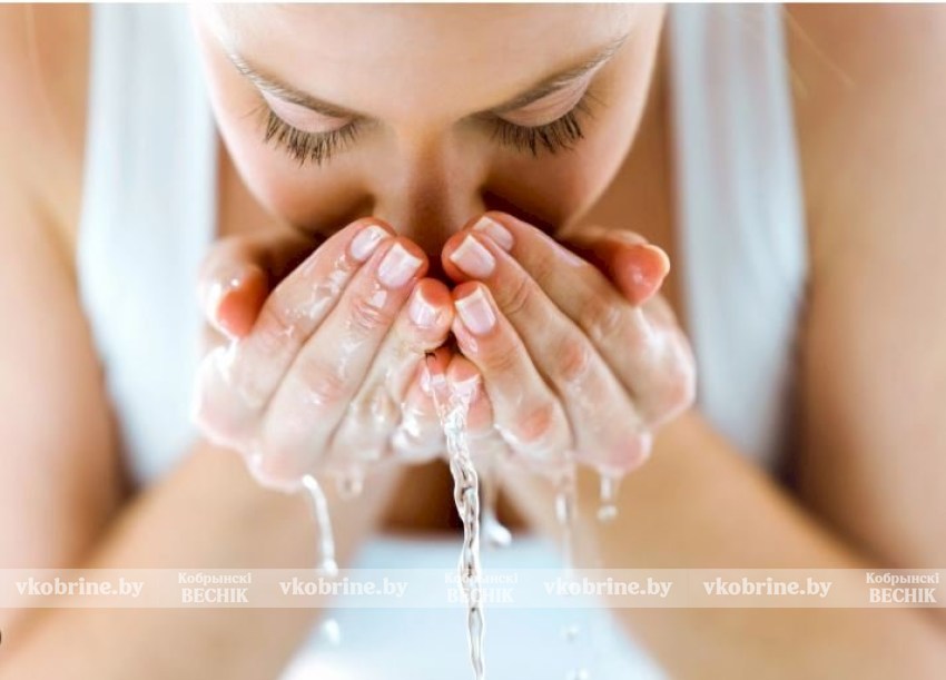 Косметолог назвала распространенные ошибки при ежедневном очищении кожи лица