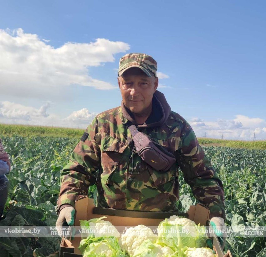 Полевод Александр Васильев из Залесья с растениями на «ты»